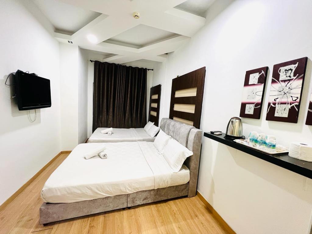 V Hotel Melaka 外观 照片