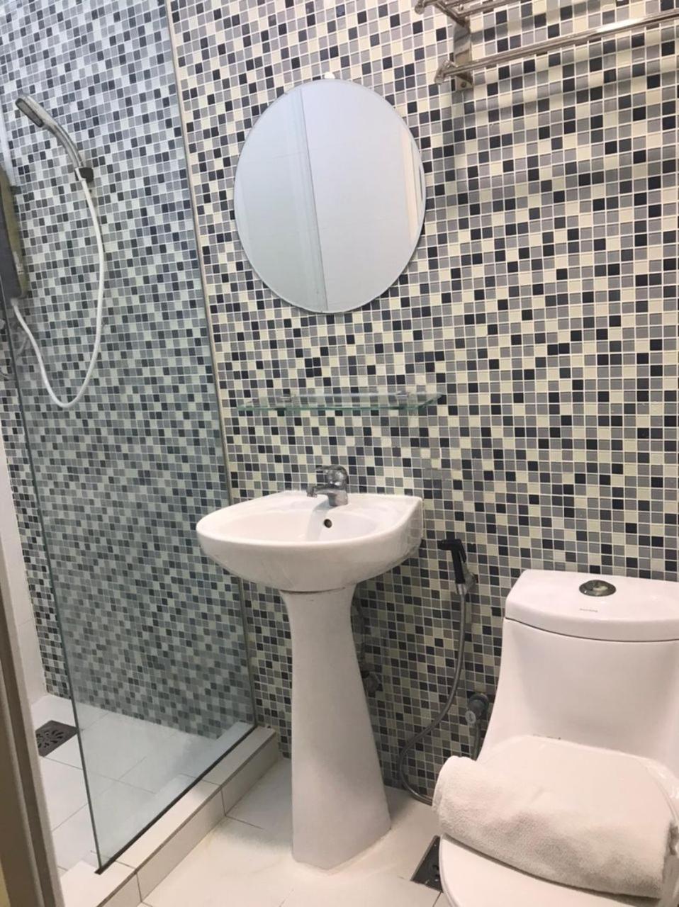 V Hotel Melaka 外观 照片